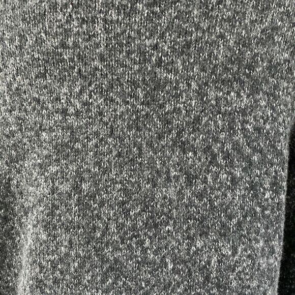 Hollister size M marled gray sweater v-neck pullover style soft cozy preppy look - Picture 6 of 8